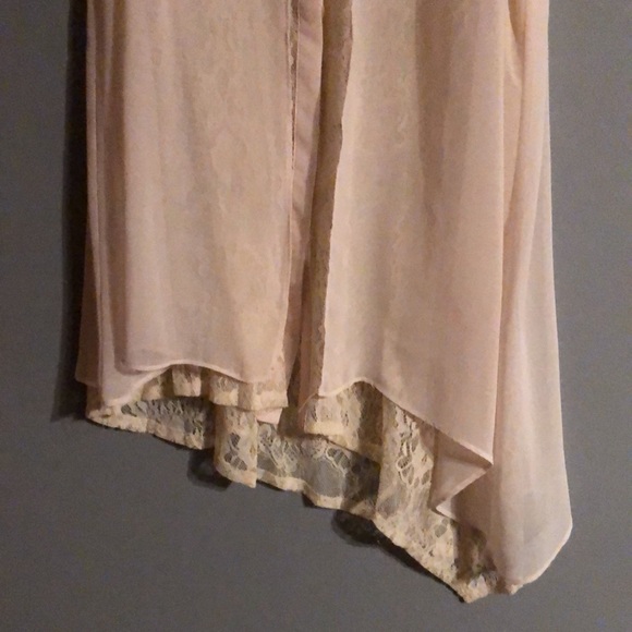 BRAND NEW BEAUTIFUL SHEER SHIRT  SIZE MEDIUM! WITH LACE ON IT! NWOT! - Picture 4 of 5
